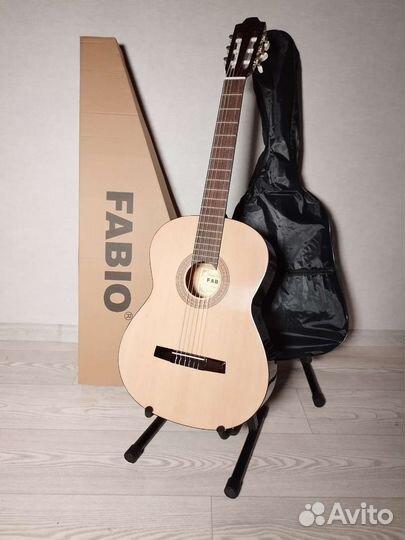 Классическая гитара с комплектом 3 в 1