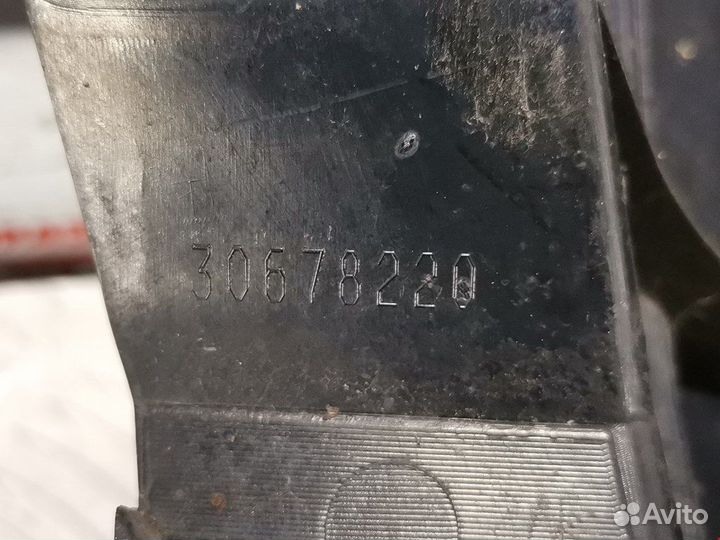 Фонарь задний левый для Volvo XC90 1 30678220