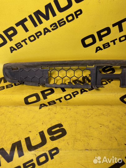 Решетка в бампер Renault Clio