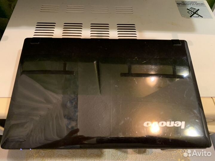 Продам на запчасти ноутбук Lenova