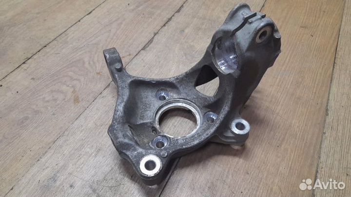 Кулак поворотный передний левый Volkswagen Tiguan