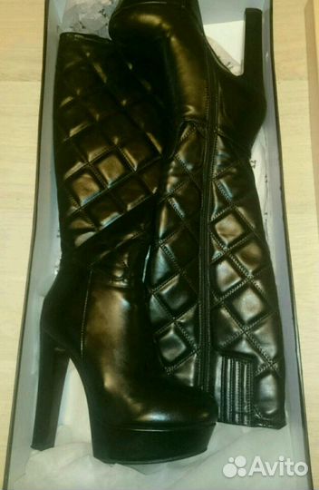 Сапоги осенние Lamania на высоком каблуке