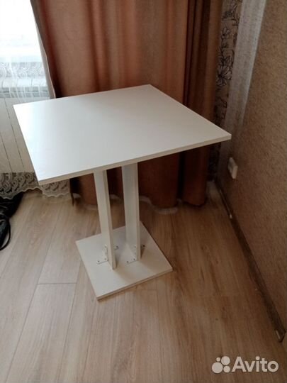 Кухонный стол