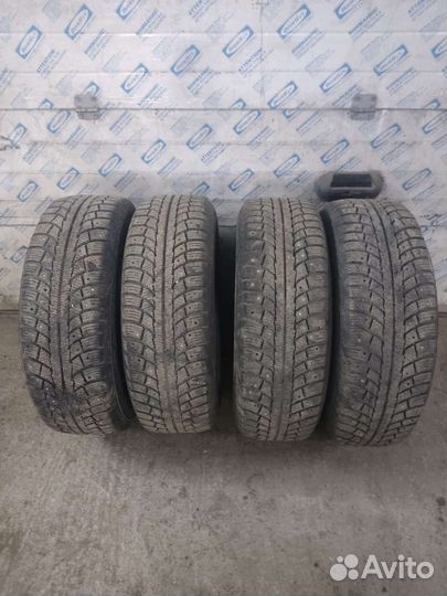 Gislaved Nord Frost 5 215/70 R16