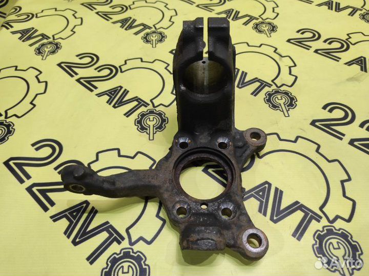 Цапфа (поворотный кулак) передняя левая Volkswagen