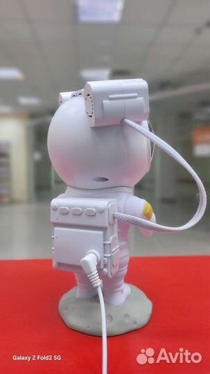 Космонавт- проектор (ночник)