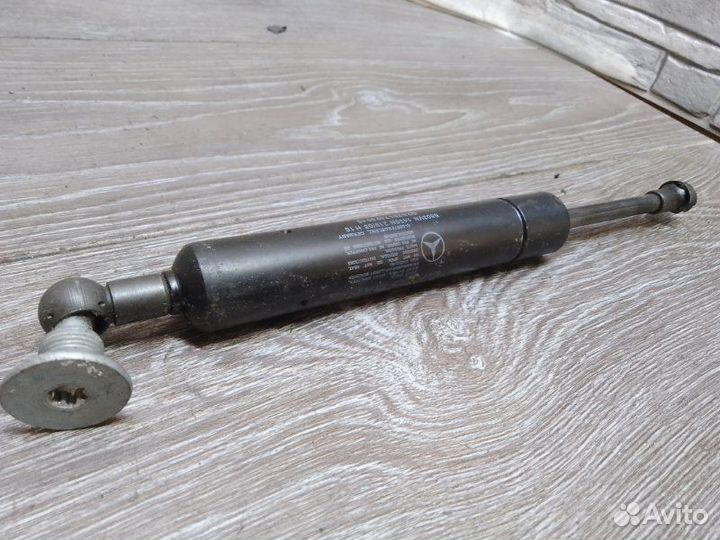 Амортизатор крышки багажника Mercedes-Benz R-350