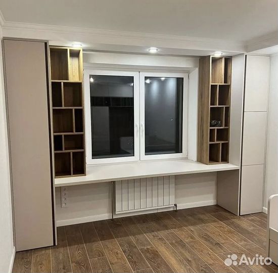 Письменный стол в детскую