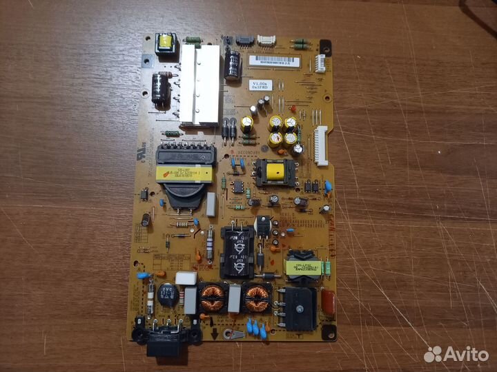 Разбор LG 42LA660V