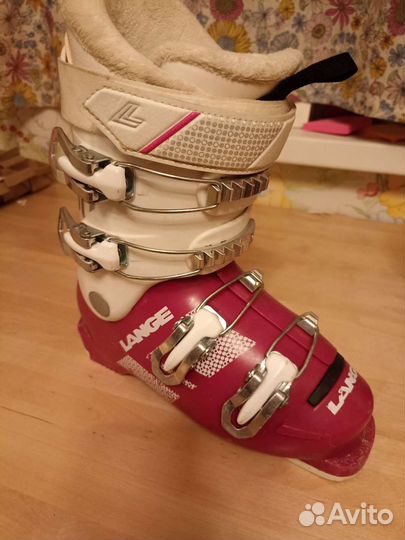 Горнолыжные ботинки lange