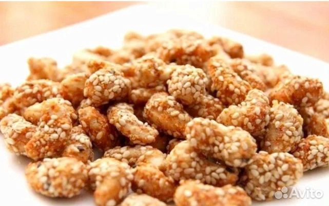 Кешью в кунжуте