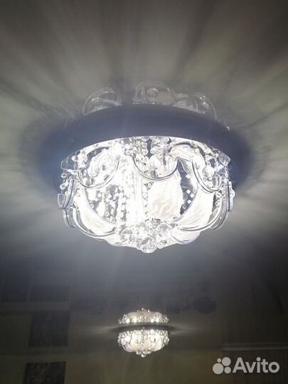 Люстра б/у (с блоком, пультом и лампами)