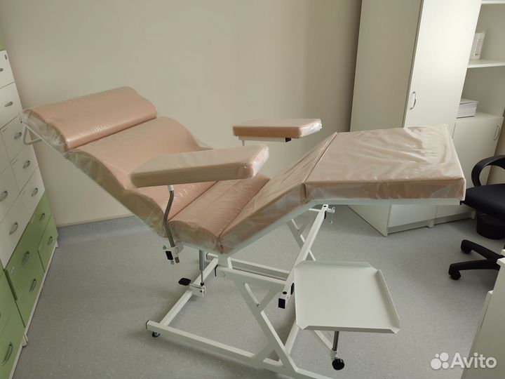 Кресло донорское с управляемым наклоном и штативом