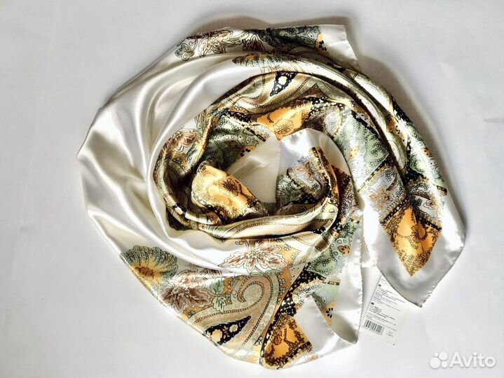 Новый белый платок с принтом 90х90 см