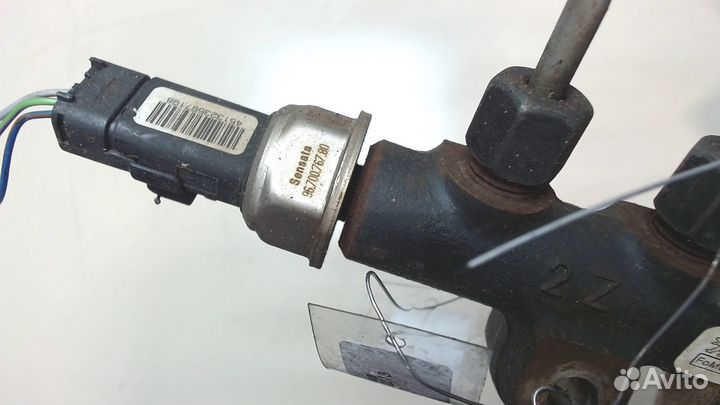 Рампа топливная Volvo V40, 2013