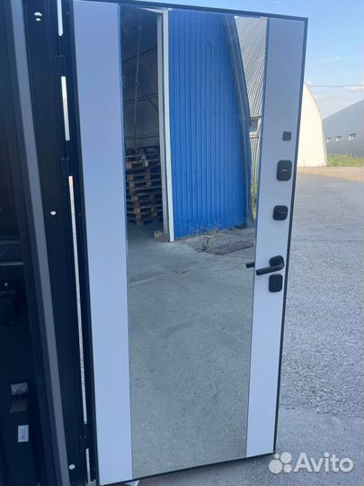 Двери входные