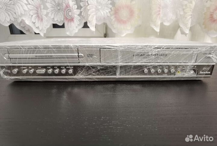 DVD и VHS проигрыватель Philips DVP3100V