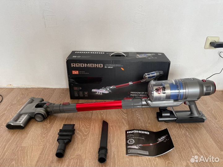 Пылесос Redmond RV-UR361