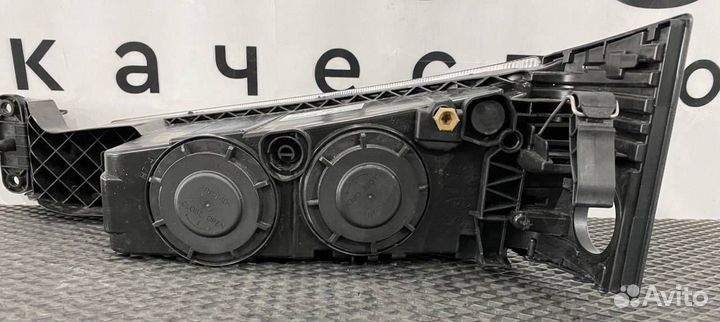 Фара противотуманная правая Volvo FH4 82140744