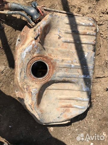 Бак топливный задний Nissan Sunny N14 1993