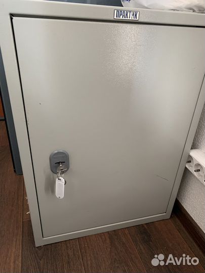Металлический сейф