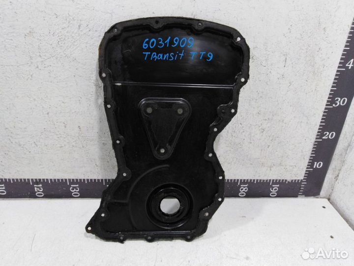 Крышка двигателя передняя