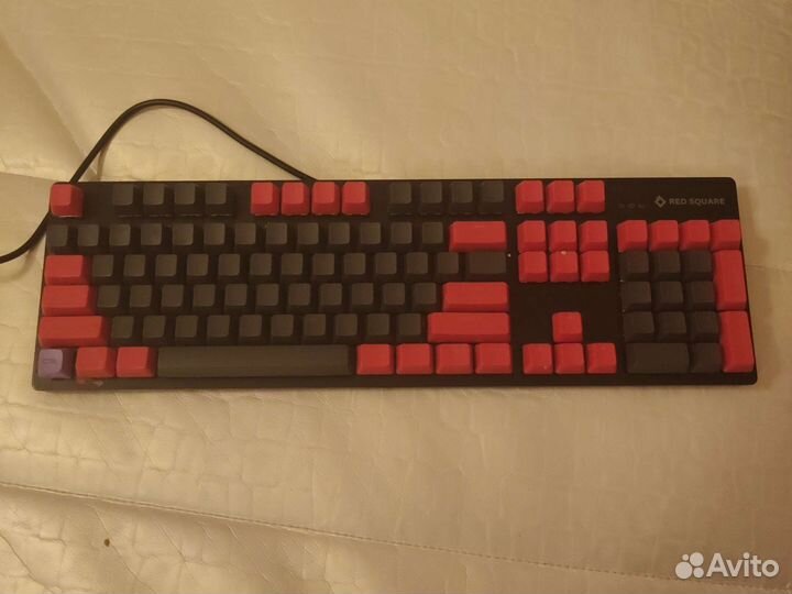 Игровая механическая клавиатура 100 red Square