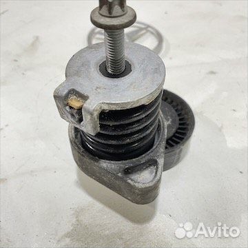 Натяжитель ремня генератора Мерседес М271