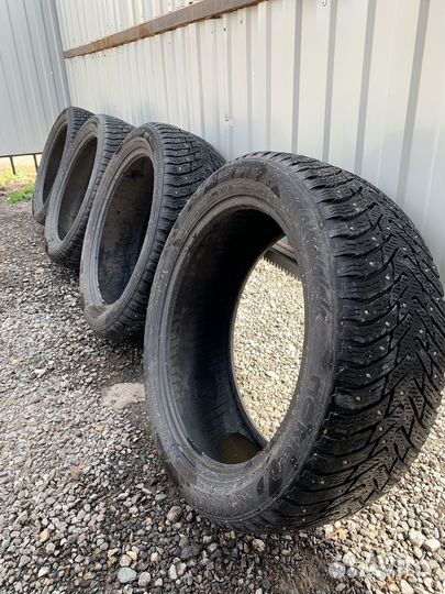 Nokian Tyres Hakkapeliitta 8 205/50 R17 93T