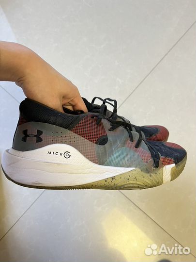 Баскетбольные кроссовки Under Armour