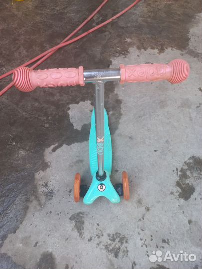 Детский трехколесный велосипед бу