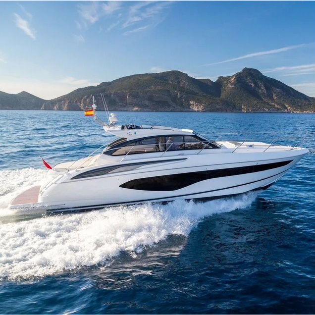 Моторная яхта Princess Yachts V50