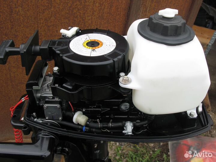 Продаю лодочный мотор Tohatsu 5 л.с. 2T