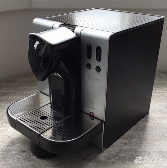 Кофемашина капсульная Delonghi EN680