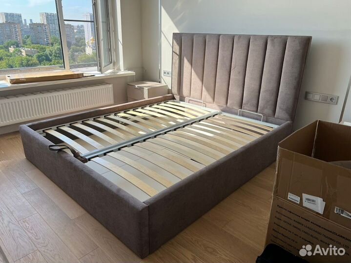 Кровать двуспальная с изголовьем Modena Vertical