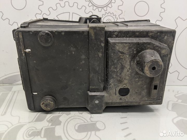 Полка аккумулятора Ford Focus 2.0 tdci 2008