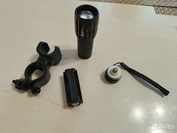 Фонарь для велосипеда с креплением