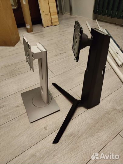 Ноги для мониторов / Кронштейны