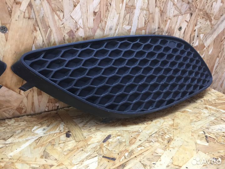 Решетки накладки бампера 2 шт Opel Zafira B