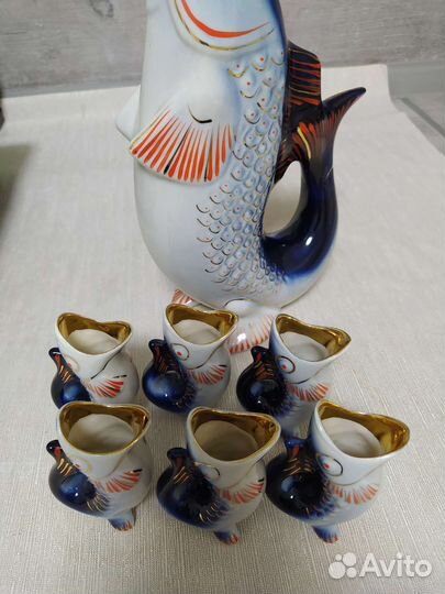 Штоф и стопки Рыбки из фарфора
