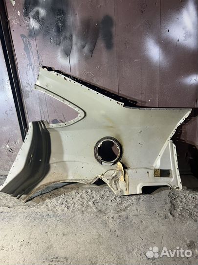 Заднее правое крыло ford focus