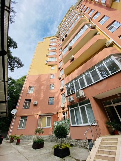 2-к. квартира, 57 м², 1/12 эт.