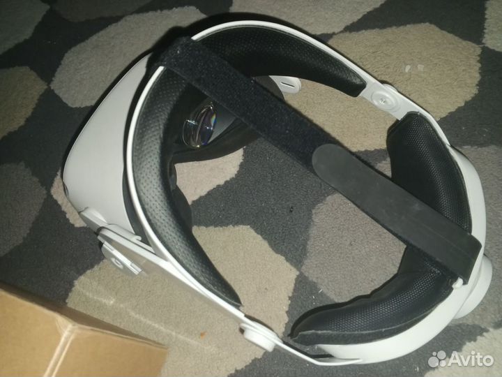 Oculus Quest 2 128GB + чехлы, страп