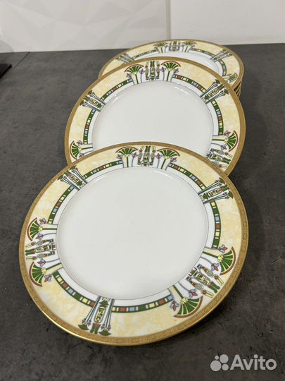 Набор тарелок