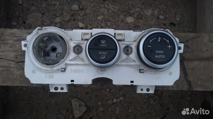 Блок управления климатической установкой Mazda 6