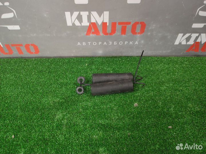 Пружина крышки багажника Ford Focus 3 седан 2.0L