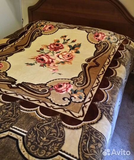 Покрывало, пледы