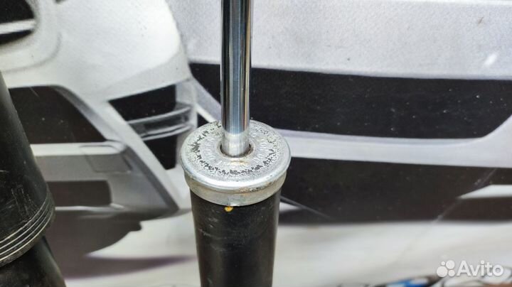 Задний амортизатор Mercedes W219