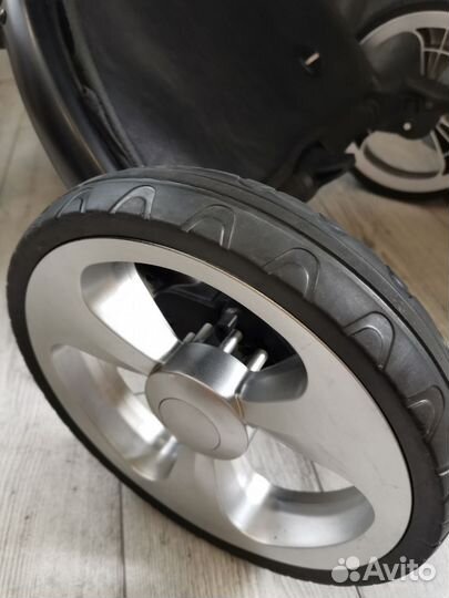 Коляска детская Luxmom