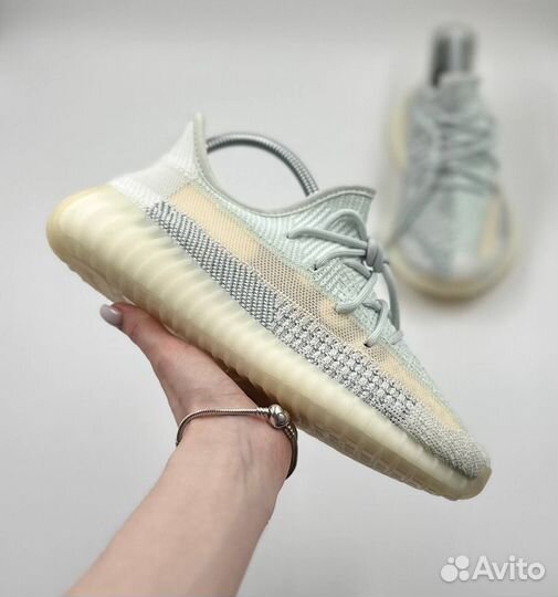 Кросовки женские Adidas Yeezy Boost 350